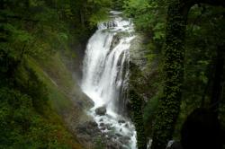 画像:五色の滝、糸滝