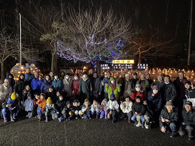 写真:雪まつりに集まった前野の住民