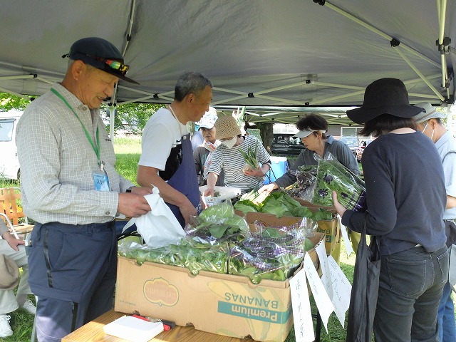 せせらぎ市の様子
