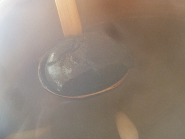 写真：石焼鍋の石