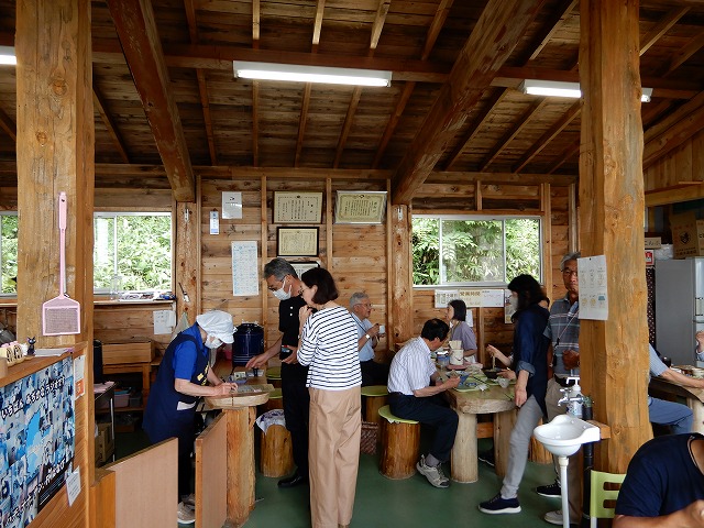 写真：そば処店内