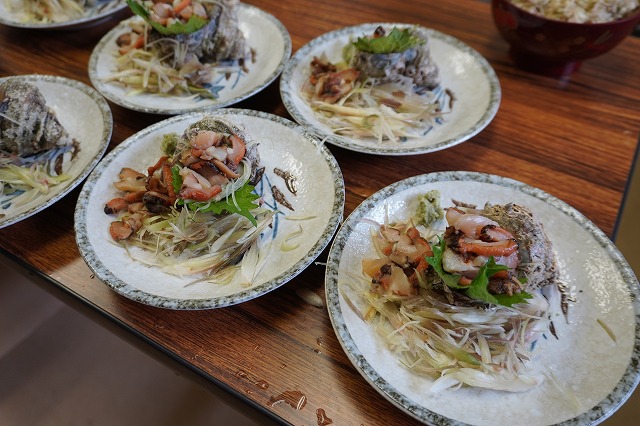 写真:サザエ刺身