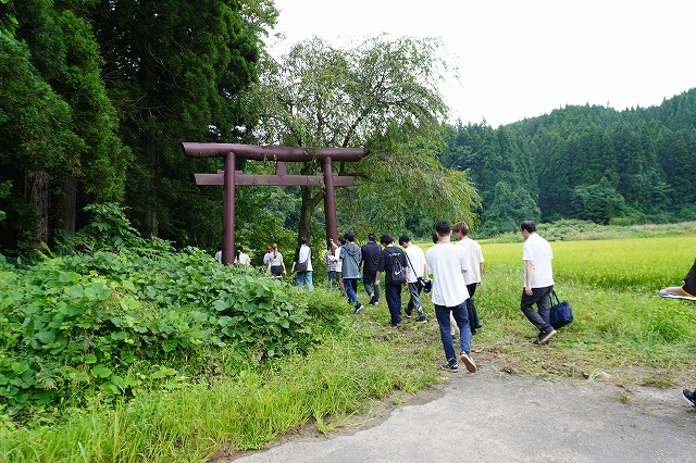 写真：神社に到着