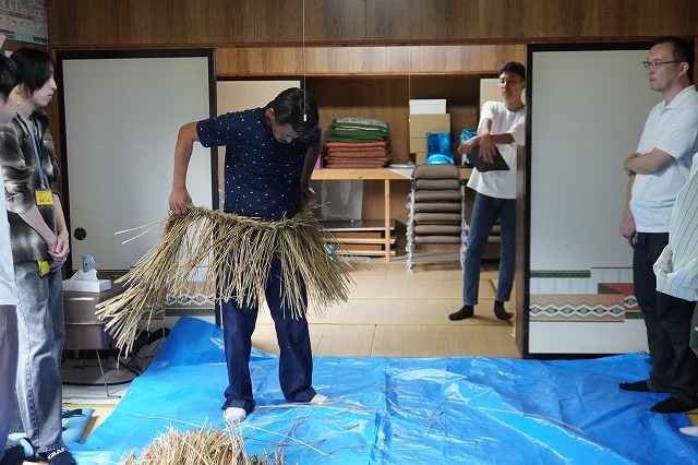 写真：ナマハゲのケラについて