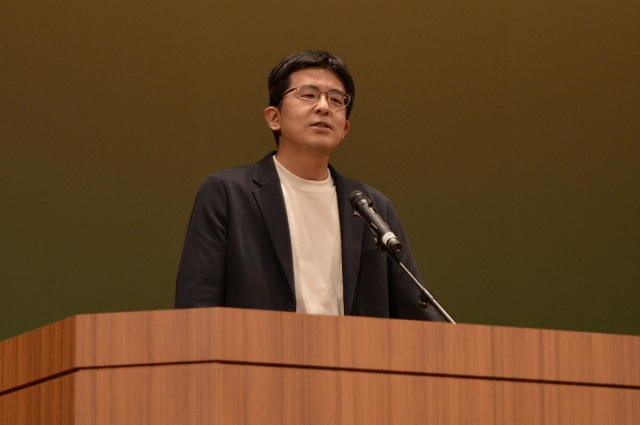 秋田県谷副知事の開会あいさつの写真