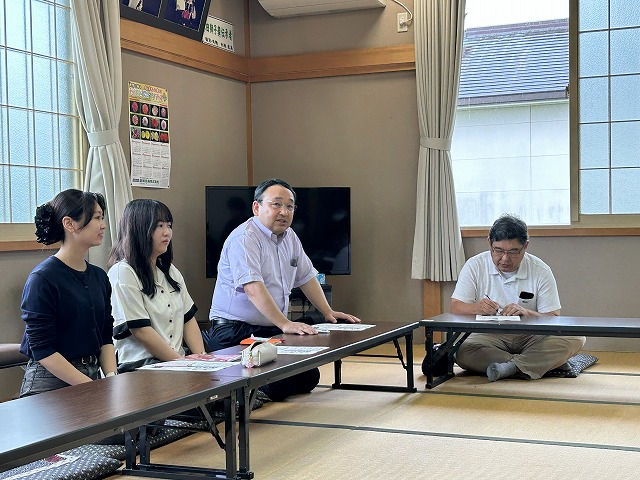 写真：赤田ふれあいスーパー視察の様子