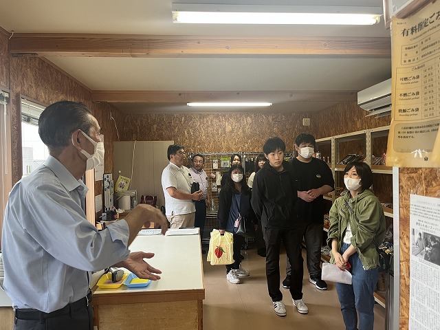 写真：赤田ふれあいスーパー視察の様子