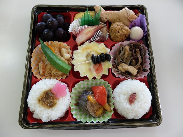 写真：ジオ弁当中身