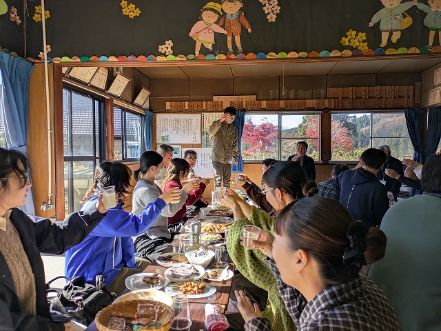 写真：乾杯の様子