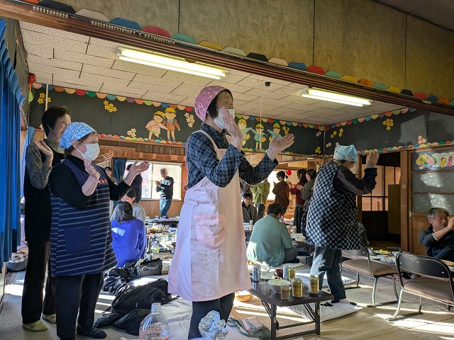 写真：踊る参加者