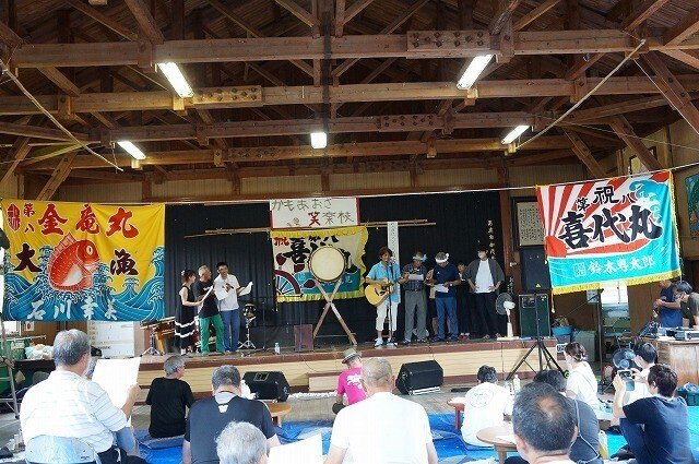 「げっとTHEすまいりー(キョータ＆キョーコ)」のお二人と住民たち