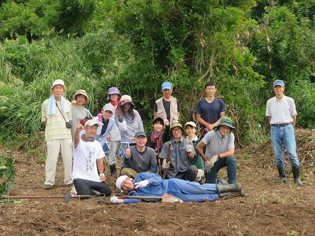 参加者たちで記念撮影