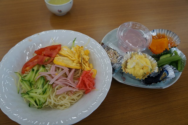 写真　冷やし中華