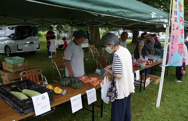 写真　野菜の産直販売