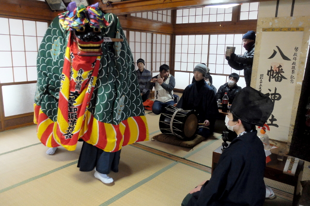 画像：小砂川地域の獅子舞