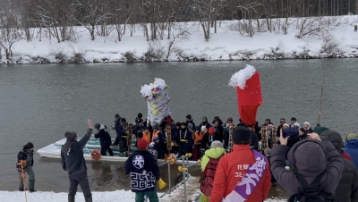 大曲花館地区のまつり『川を渡るぼんでん』を初体験