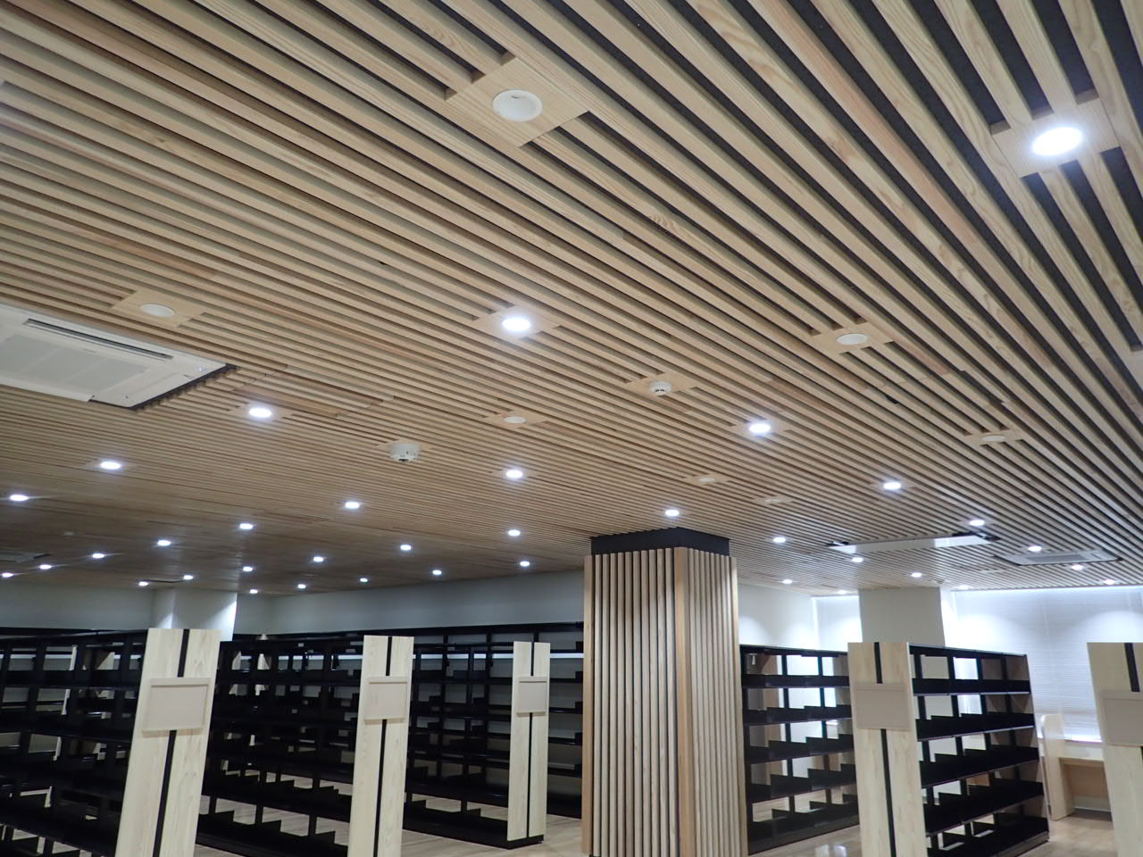 十和田図書館