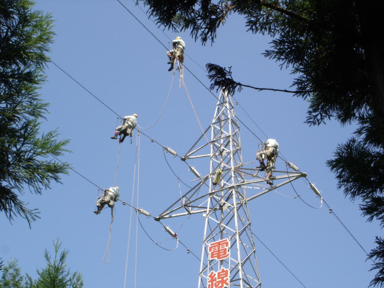 送電線工事作業風景