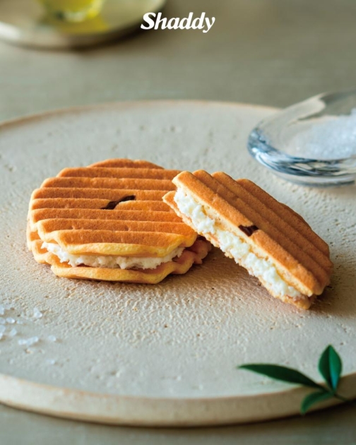 こだわりの素材と製法から生まれた『プレミアム千寿せんべい